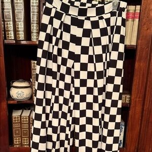Jane’s s. Soft Black and White Checkered Women's pants